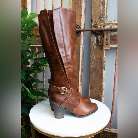 NWT PIERRE DUMAS Knee High Vegan Leather Riding Heeled Boots - Picture 7 of 12